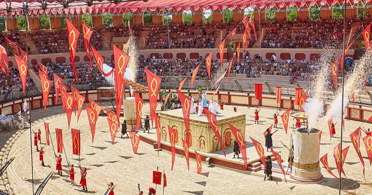 フレンチキーホルダー　PUY DU FOU ピュイ・デュ・フー　テーマパーク　紺 レ ゼペスのピュイ デュ フーの